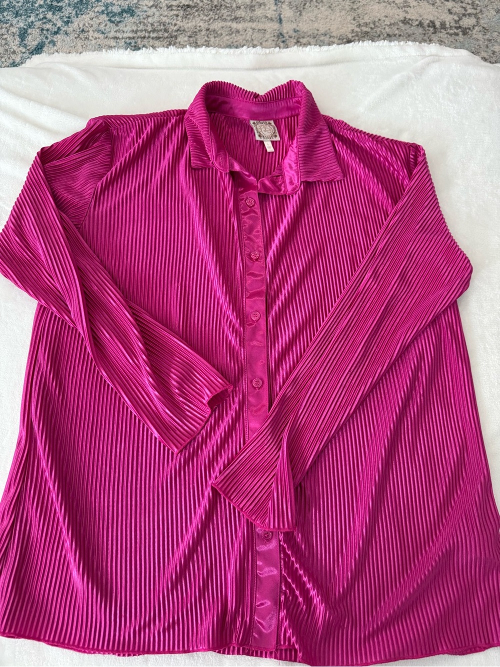 Trueself pink pleated Blouse satin finish Size Large E17
